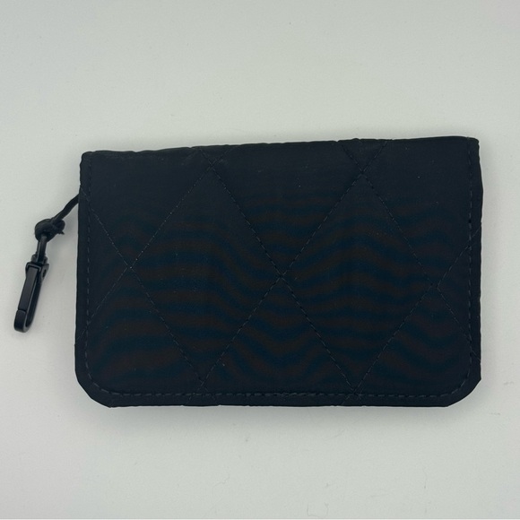 Vera Bradley RFID Small Wallet Floral Interior Black Quilted Snap Closure - Picture 3 of 9